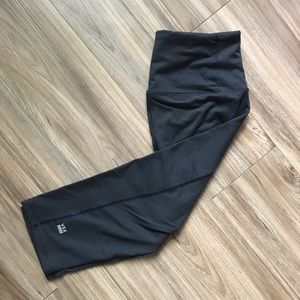 VS High Rise Crop Legging